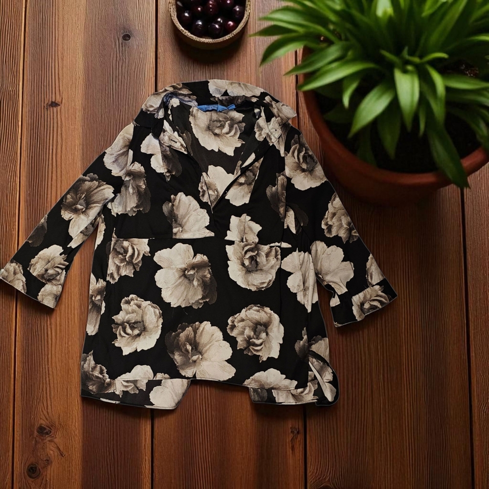 Simply Vera Vera Wang Floral Black and Cream Women's Top